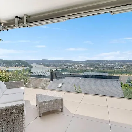 Luxury House With Exclusive Views *