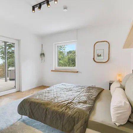 Luxury House With Exclusive Views *