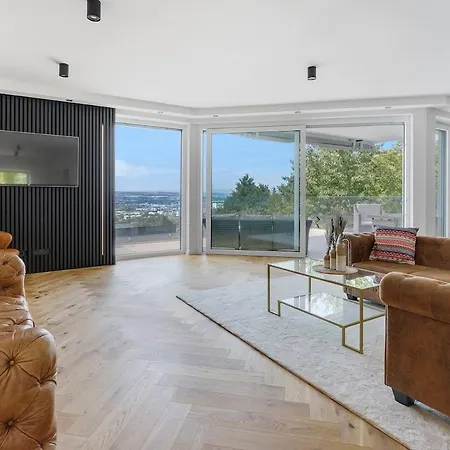 Luxury House With Exclusive Views 빌라 *