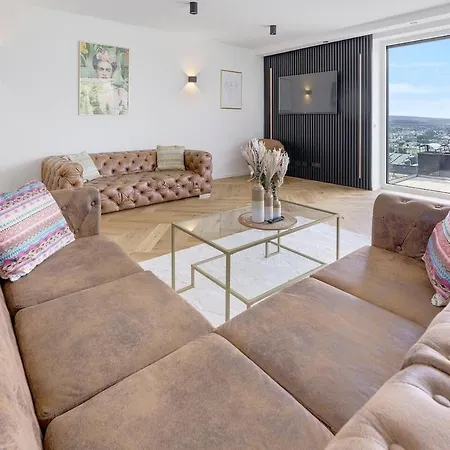 Luxury House With Exclusive Views