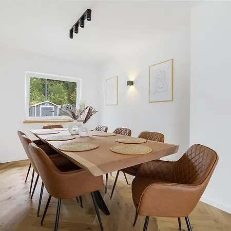 Luxury House With Exclusive Views 빌라 발렌다