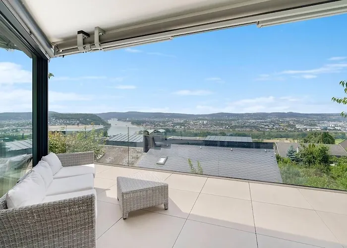 Luxury House With Exclusive Views *