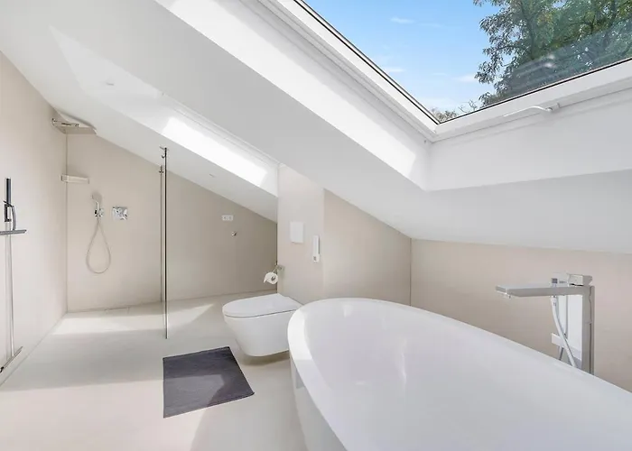 Luxury House With Exclusive Views * ולנדר